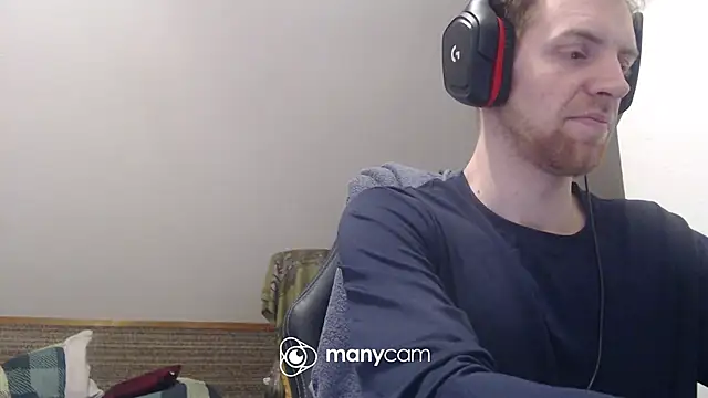 Snapshot of Milkyman7 chatting on March 4, 2026, 9:43 pm Milkyman7 online show from March 4, 2026, 9:43 pm