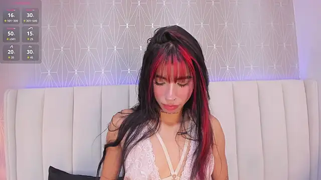 Snapshot of Tori_Gaviria chatting on May 26, 2026, 12:12 pm Tori Gaviria online show from May 26, 2026, 12:12 pm