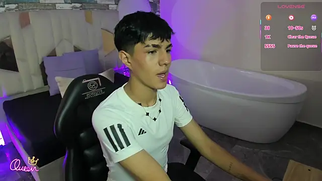 Snapshot of Damian_tay chatting on May 2, 2026, 7:19 pm Damian tay online show from May 2, 2026, 7:19 pm