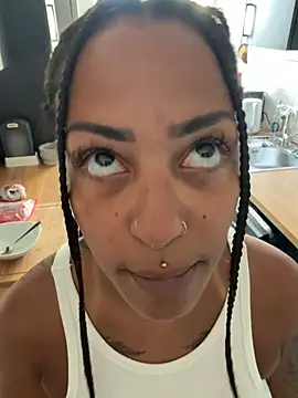 SweetPetiteNoir online show from June 28, 2026, 5:13 am