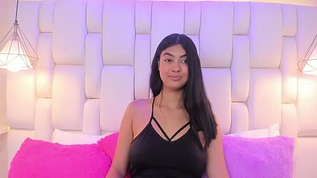 Snapshot of TaniaSevillano chatting on May 1, 2026, 5:28 pm TaniaSevillano online show from May 1, 2026, 5:28 pm