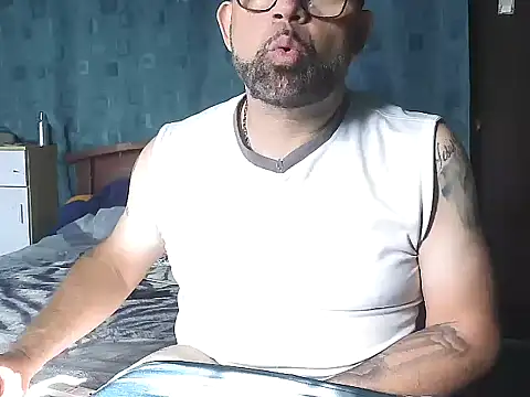 Snapshot of CarlossexVen chatting on July 8, 2026, 12:42 pm CarlossexVen online show from July 8, 2026, 12:42 pm