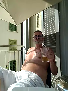 Thomster72 online show from June 21, 2026, 3:47 pm