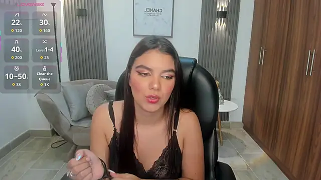 Snapshot of angelica-moon chatting on June 2, 2026, 8:00 pm angelica-moon online show from June 2, 2026, 8:00 pm