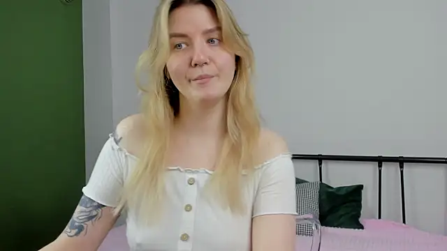 TonyaMeow online show from June 1, 2026, 1:40 am