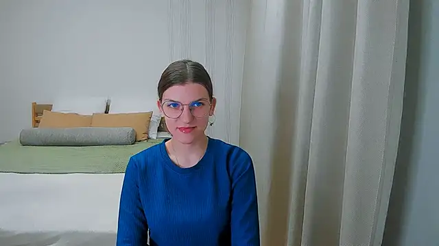 Snapshot of AnnaThorne chatting on May 5, 2026, 4:31 am AnnaThorne online show from May 5, 2026, 4:31 am