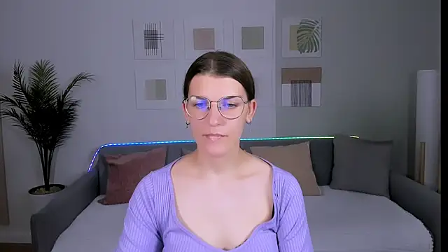 Snapshot of AnnaThorne chatting on May 15, 2026, 10:44 am AnnaThorne online show from May 15, 2026, 10:44 am