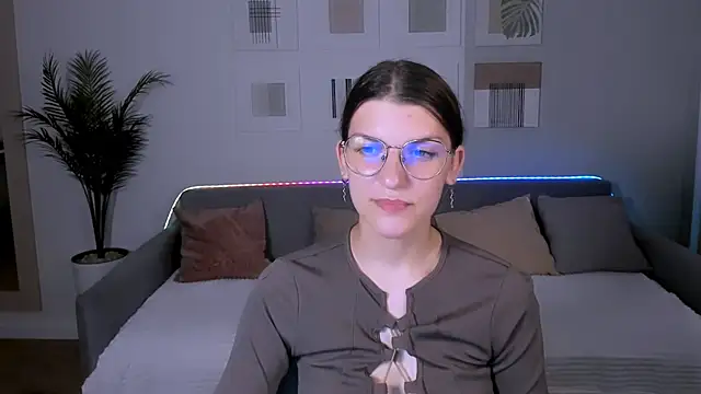 Snapshot of AnnaThorne chatting on May 16, 2026, 10:47 am AnnaThorne online show from May 16, 2026, 10:47 am