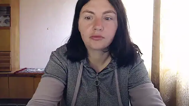 Snapshot of AlinaxJames chatting on April 23, 2026, 7:52 am AlinaxJames online show from April 23, 2026, 7:52 am