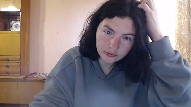 Snapshot of AlinaxJames chatting on May 10, 2026, 8:08 am AlinaxJames online show from May 10, 2026, 8:08 am