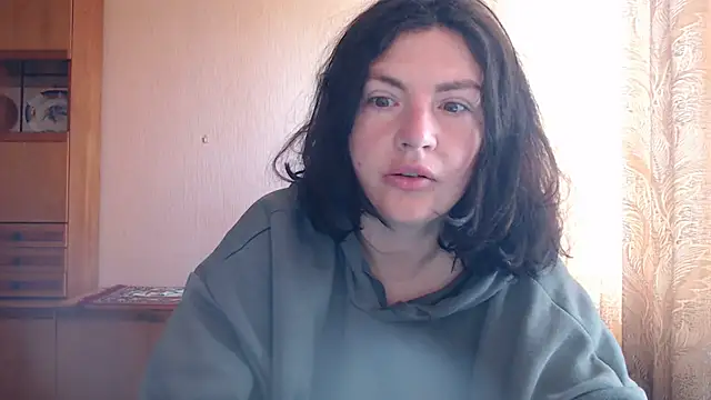 Snapshot of AlinaxJames chatting on May 12, 2026, 8:11 am AlinaxJames online show from May 12, 2026, 8:11 am