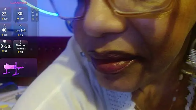 Sweet-Mommy-Milf online show from May 2, 2026, 1:21 am
