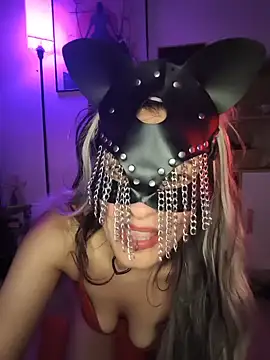 lilianroses online show from July 28, 2026, 8:52 pm