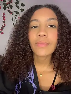 Snapshot of Daphnne_Curly chatting on June 21, 2026, 4:59 am Daphnne Curly online show from June 21, 2026, 4:59 am