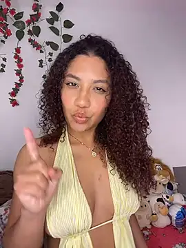 Snapshot of Daphnne_Curly chatting on July 22, 2026, 2:03 am Daphnne Curly online show from July 22, 2026, 2:03 am