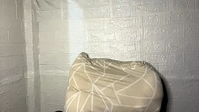 MargretMccarren online show from April 19, 2026, 6:10 pm