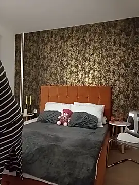 I amVeronicle online show from May 14, 2026, 5:20 pm