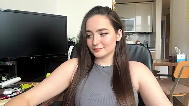 Snapshot of Emilly_Cart chatting on May 20, 2026, 3:24 am Emilly Cart online show from May 20, 2026, 3:24 am