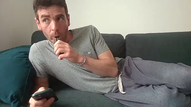 Snapshot of frenchbdmaninlondon chatting on June 3, 2026, 1:25 pm frenchbdmaninlondon online show from June 3, 2026, 1:25 pm