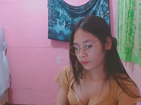 Snapshot of Sweetsexylady19 chatting on May 17, 2026, 1:18 pm Sweetsexylady19 online show from May 17, 2026, 1:18 pm