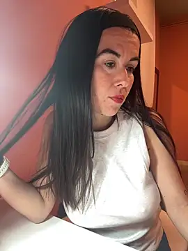 Snapshot of dulceflor25 chatting on May 21, 2026, 6:04 pm dulceflor25 online show from May 21, 2026, 6:04 pm