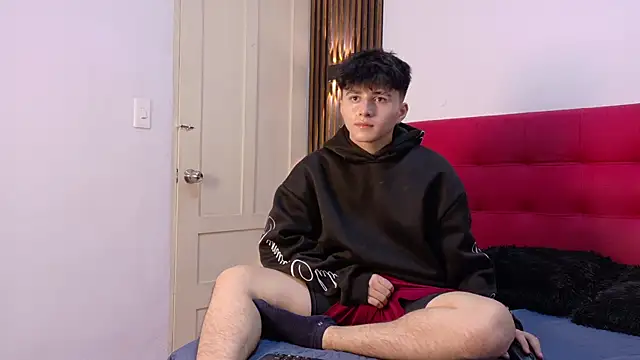 LunayDream online show from May 5, 2026, 11:18 am