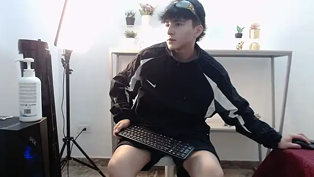 LunayDream online show from May 21, 2026, 12:01 pm