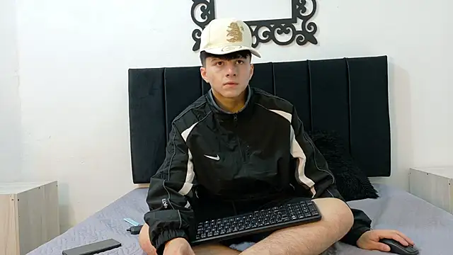 LunayDream online show from May 27, 2026, 11:51 am