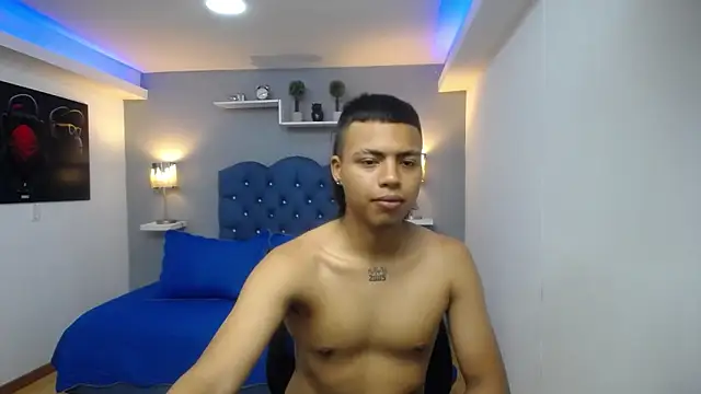 jacke stonne  online show from April 20, 2026, 1:14 pm