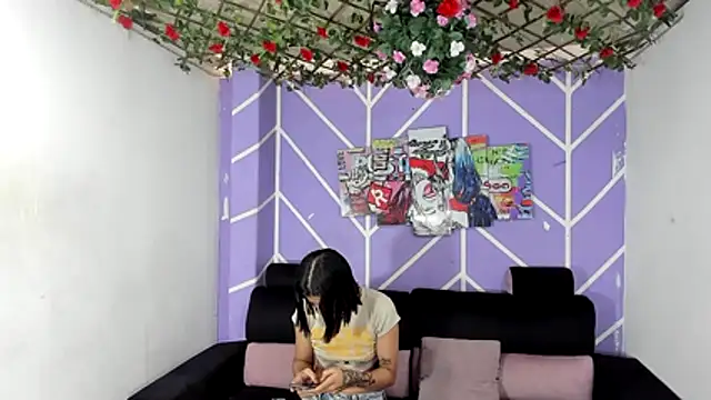 DAHNE HOT  online show from June 23, 2026, 1:20 pm