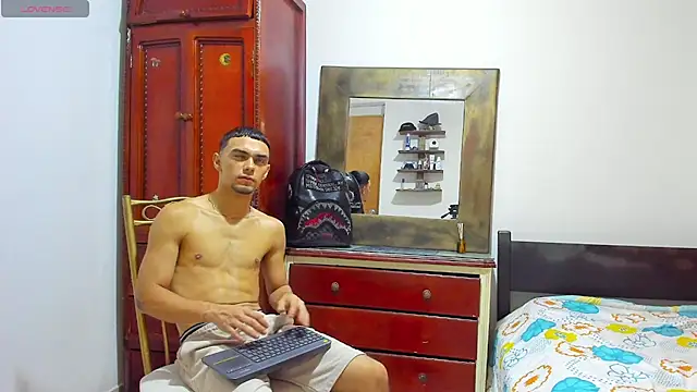 Snapshot of Teo_Rave chatting on July 18, 2026, 6:34 pm Teo Rave online show from July 18, 2026, 6:34 pm