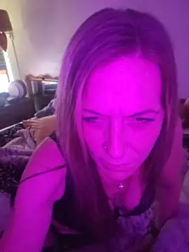 Snapshot of LillyXLust chatting on May 13, 2026, 9:44 pm LillyXLust online show from May 13, 2026, 9:44 pm