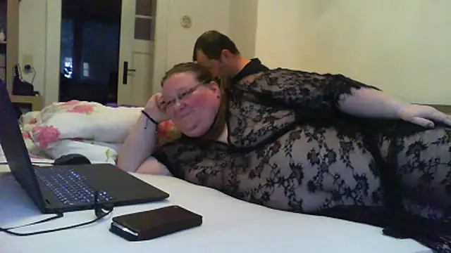 Snapshot of NicciundHerr chatting on April 20, 2026, 6:09 pm NicciundHerr online show from April 20, 2026, 6:09 pm