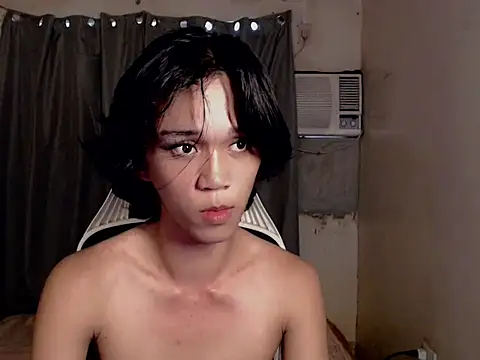 Snapshot of urnaughty_paul chatting on June 27, 2026, 6:40 am urnaughty paul online show from June 27, 2026, 6:40 am