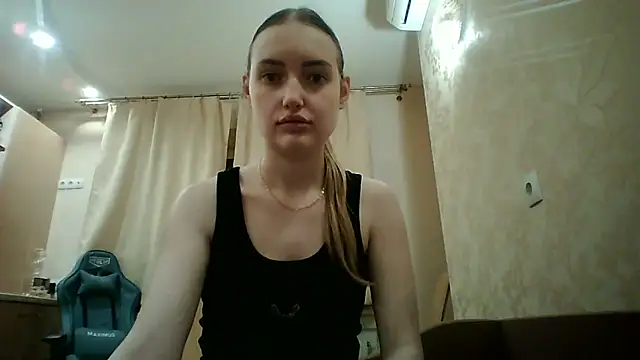 Lisanta online show from April 21, 2026, 6:12 pm