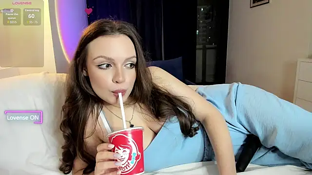 Snapshot of sweettitsbby chatting on June 4, 2026, 6:25 pm sweettitsbby online show from June 4, 2026, 6:25 pm