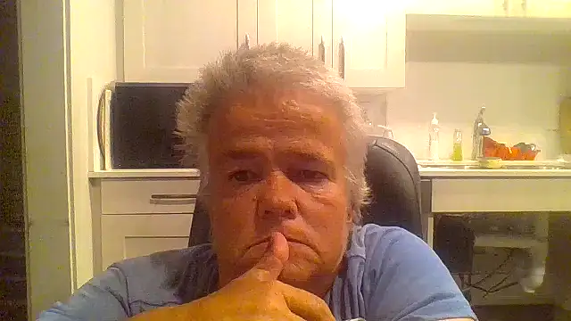 smokinhotshorty online show from July 27, 2026, 4:14 pm