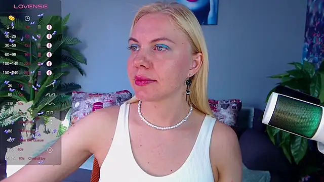 Snapshot of FromRussia chatting on June 24, 2026, 1:37 am FromRussia online show from June 24, 2026, 1:37 am
