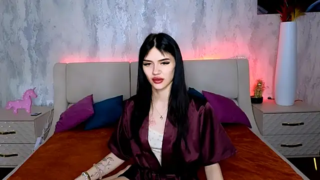 Snapshot of Holly_Beck chatting on May 25, 2026, 12:16 am Holly Beck online show from May 25, 2026, 12:16 am