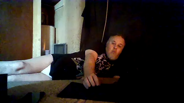 Snapshot of Nightshade1195 chatting on June 10, 2026, 1:50 am Nightshade1195 online show from June 10, 2026, 1:50 am