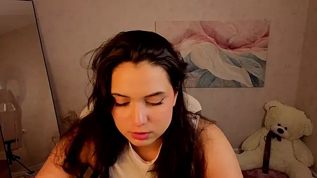Vivien Ross online show from May 5, 2026, 2:41 am
