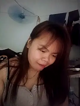 Snapshot of Truxcy1 chatting on April 24, 2026, 8:22 pm Truxcy1 online show from April 24, 2026, 8:22 pm