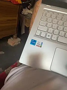 studio universe online show from April 25, 2026, 6:49 am