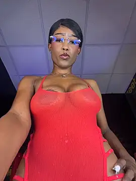 Snapshot of CocoaLuxeXXX chatting on May 21, 2026, 1:29 pm CocoaLuxeXXX online show from May 21, 2026, 1:29 pm