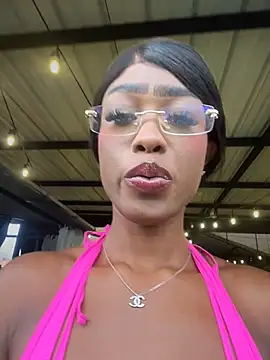 CocoaLuxeXXX online show from July 27, 2026, 1:18 pm