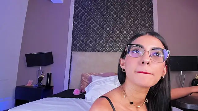 Snapshot of Larissa_Luna chatting on June 3, 2026, 12:30 pm Larissa Luna online show from June 3, 2026, 12:30 pm