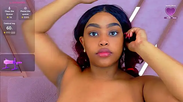 Snapshot of TiannahGlow chatting on May 28, 2026, 12:46 pm TiannahGlow online show from May 28, 2026, 12:46 pm