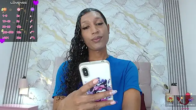 Mia Hiills online show from June 4, 2026, 3:34 am