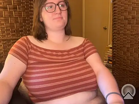 lucy-comes-true online show from May 14, 2026, 2:24 pm