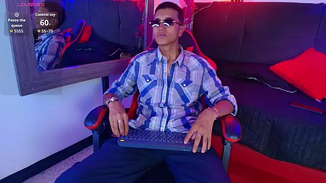 Snapshot of Alan_Colthon chatting on May 20, 2026, 3:45 am Alan Colthon online show from May 20, 2026, 3:45 am